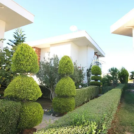 Villa Sunshine Villas Side