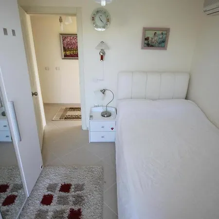 Sunshine Villas סייד